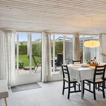 Awesome In With Wifi بيت للعطل *